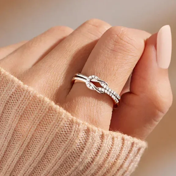 New Novel Knot Design Silver Color Rings for Women Inlaid White Cubic Zirconia Exquisite Female Accessories Wedding Jewelry