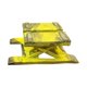 thumbnail image 1 of Modelo de elevador de garaje para coche a escala 1/64, adorno de escritorio en miniatura para decoración de escena de garaje. Amarillo, 1 of 9