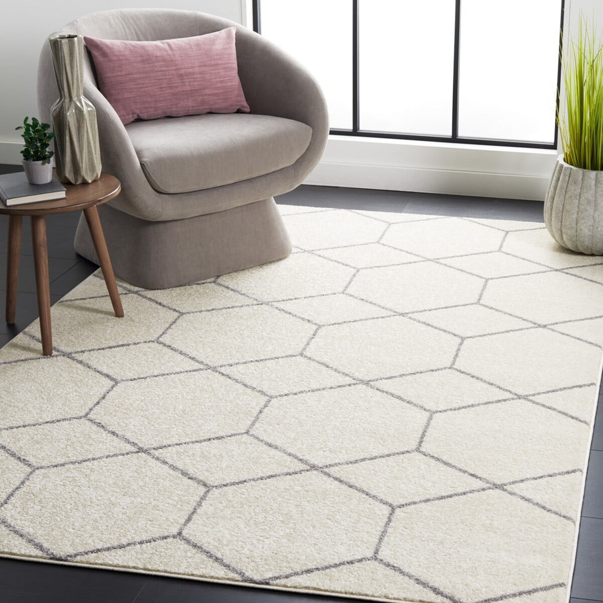 SAFAVIEH Tulum Carmella Geometric Area Rug, 5'5" x 7'7", Ivory/Grey
