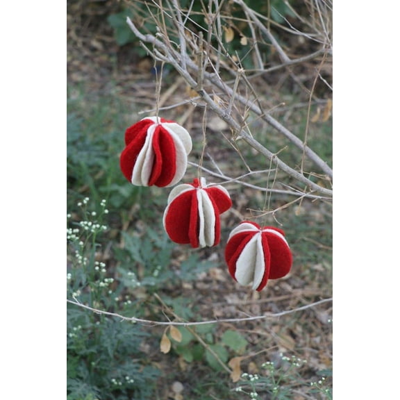 De Kulture Works Wool Felt Hanging Ball Flower Bauble, Set of 4 Eco Friendly Needle Felted Christmas Xmas Tree Decoration Stuffed Ornament