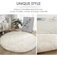 thumbnail image 2 of Una alfombra circular blanca esponjosa y linda, 2 of 2
