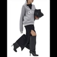 thumbnail image 1 of Suéter de Punto con Cuello en V y Larga para Mujer con Estampado de Letras L, 1 of 7