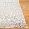 thumbnail image 3 of SAFAVIEH Kilim Shannon Diamond Runner Rug, Beige/Ivory, 2'3" x 8', 3 of 7