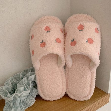 

2022 cute Cartoon Peach Plush Women Slippers Winter Home Warm Furry Footwear New Fashion Autumn House Slides Female Flip Flops