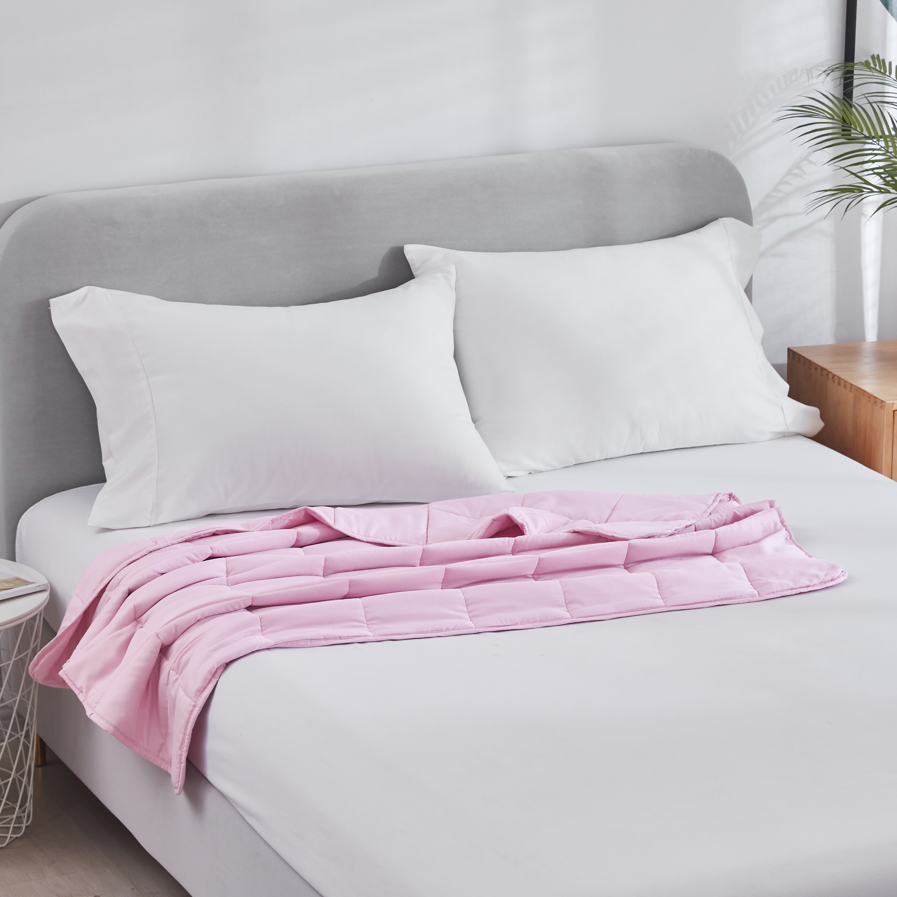 Bon Voyage Travel 5 lb Weighted Throw 40"x50", Pink