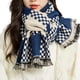 thumbnail image 1 of Bufanda de invierno, Bufandas cálidas, Accesorios para clima frío, Bufandas con flecos, 1 of 5