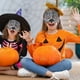 thumbnail image 4 of Máscara de Cuero con Pico Emplumado y Media Cara para Halloween, 4 of 7