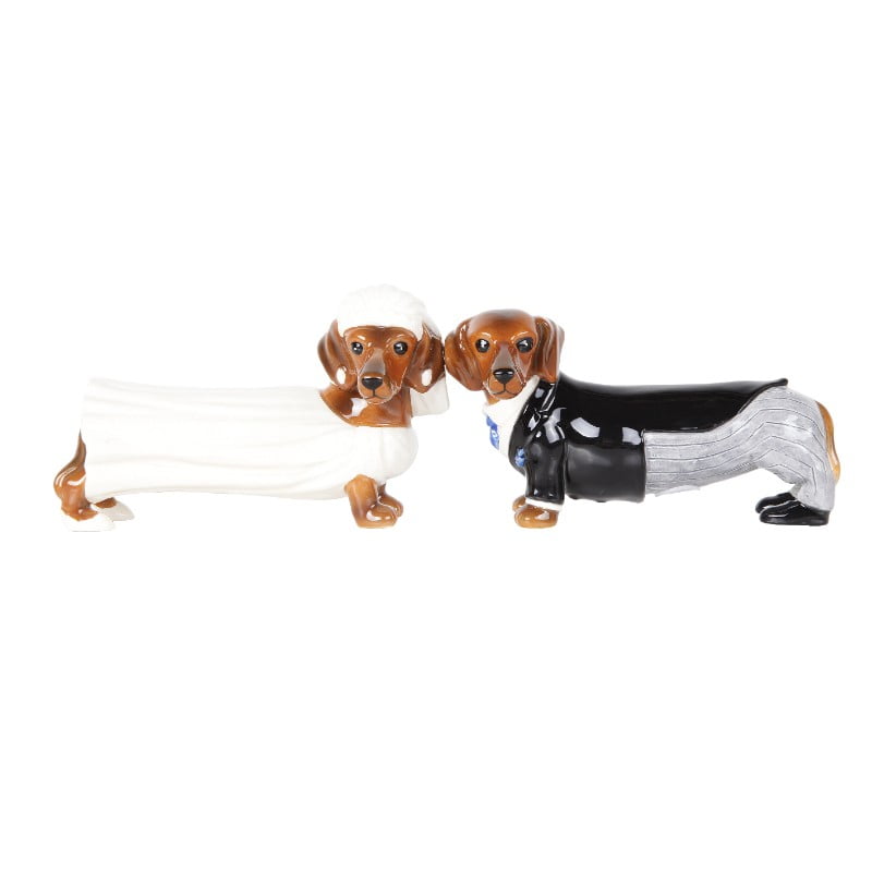 Pacific Giftware Kissing Basset Hounds in Sweater Nothing but a Hound Dog Magnetic Salt and Pepper Shaker Set: Salt And Pepper Shaker Sets