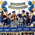 thumbnail image 3 of Material para la fiesta de graduación, juego de vajilla desechable 2026 con platos, vasos, servilletas, mantel y pancarta, paquete de 6 piezas para ceremonia y jornada de puertas abiertas, 3 of 6