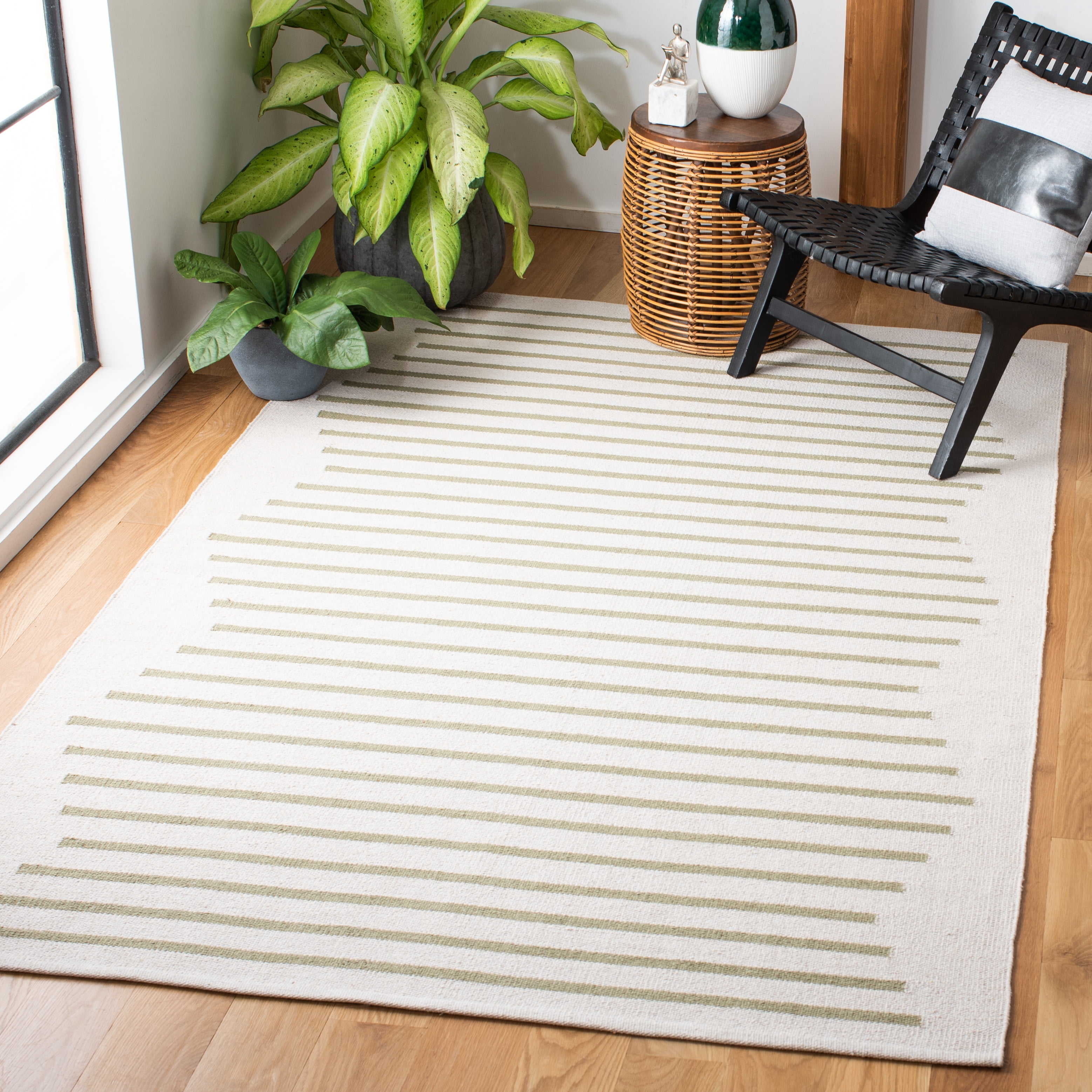 SAFAVIEH Montauk Amadine Striped Cotton Area Rug, Ivory/Light Green, 4' x 6'