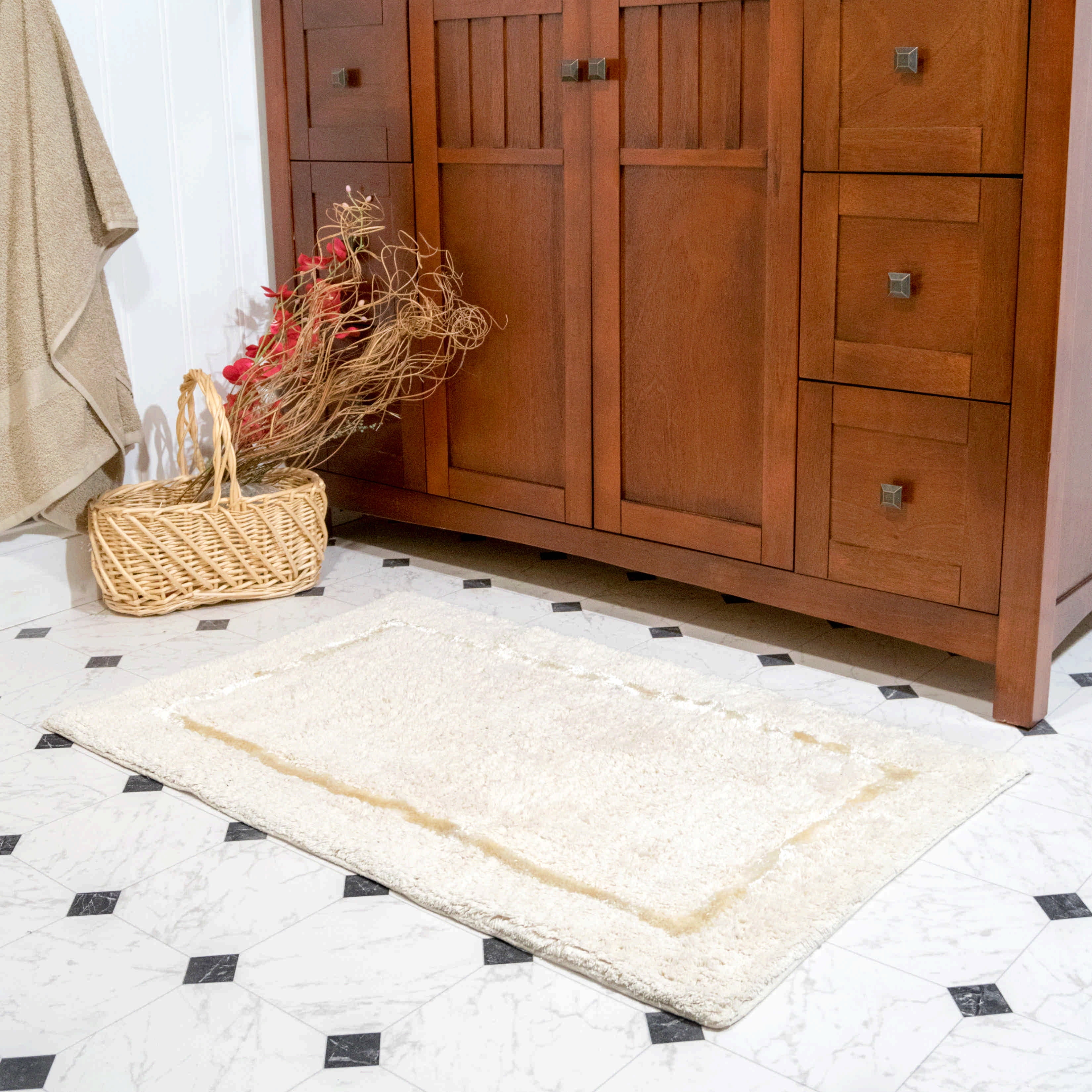 Chesapeake Greenville 2pc Vanilla Bath Rug Set (21"x34" & 17"x24