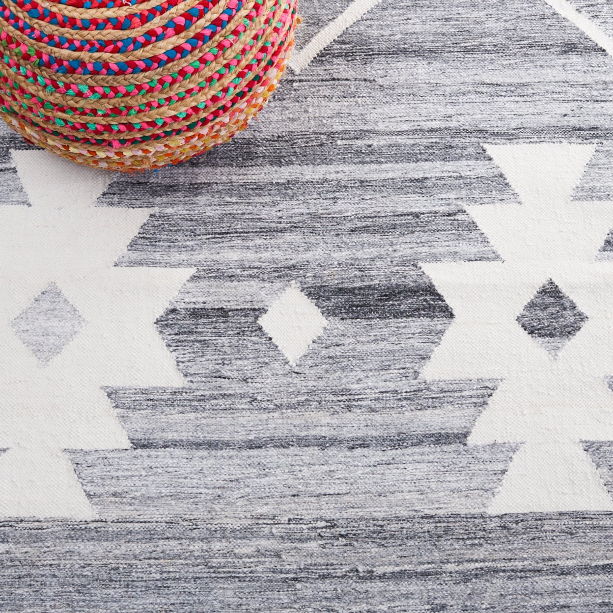 SAFAVIEH Kilim Trochez Geometric Area Rug, Grey/Ivory, 8' x 10'