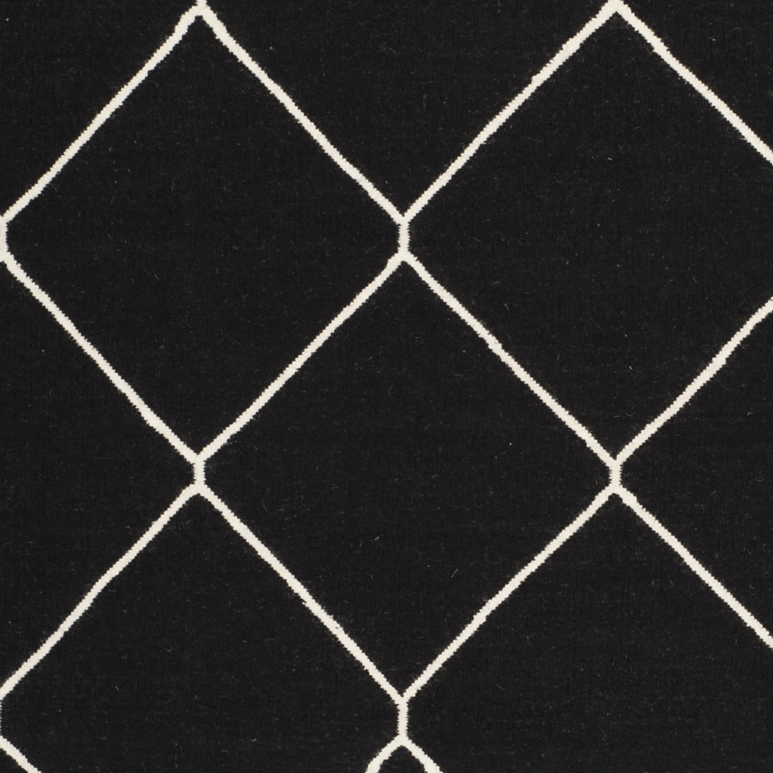 SAFAVIEH Dhurrie Solomon Geometric Moroccan Wool Area Rug, Black/Ivory, 4' x 6'