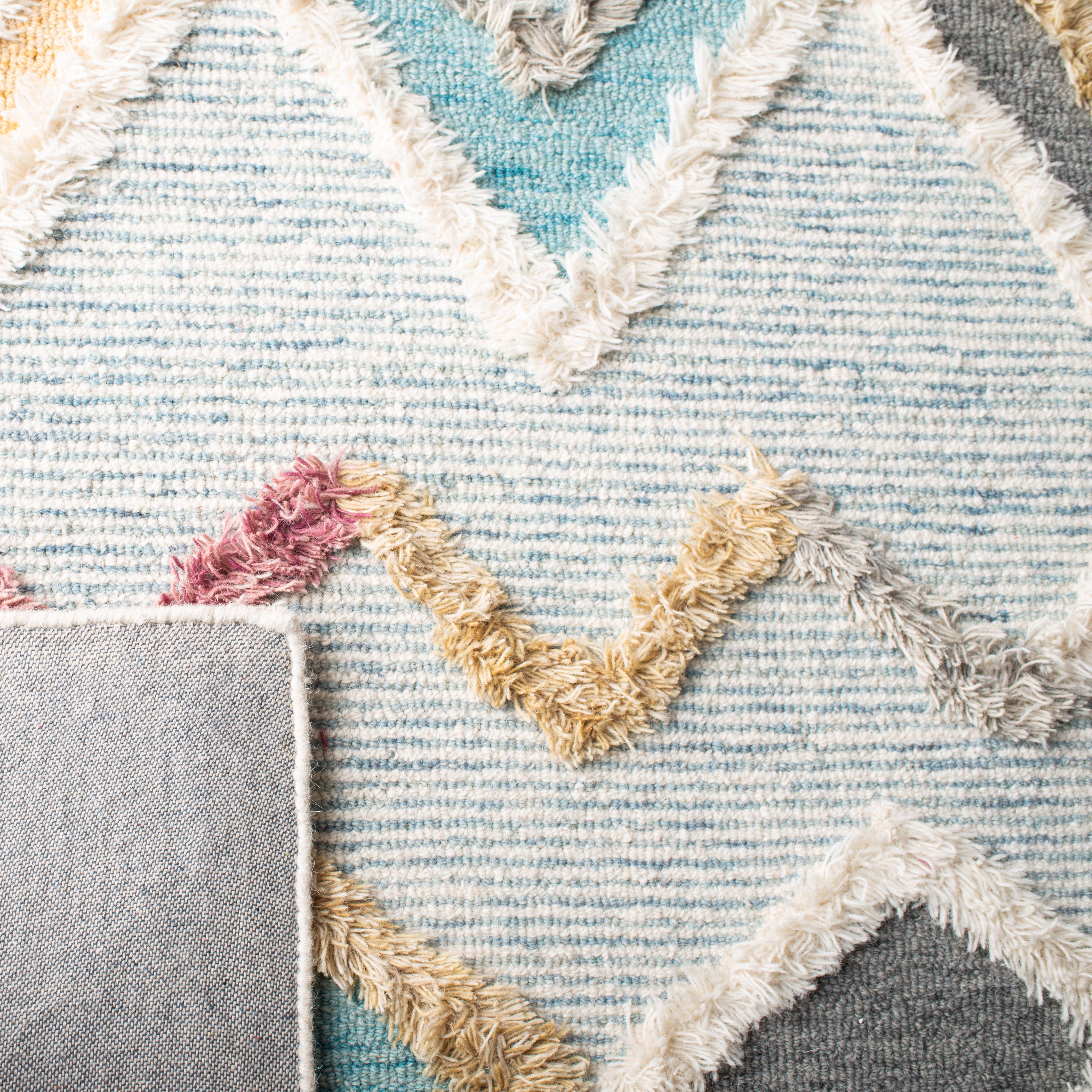 Safavieh Kenya June Diamond Wool Area Rug, Gray/Ivory, 7' x 7' Square