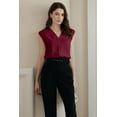 thumbnail image 2 of Camiseta sin mangas EVALESS Trendy 2025 con cuello en V plisado para mujer, 2 of 5