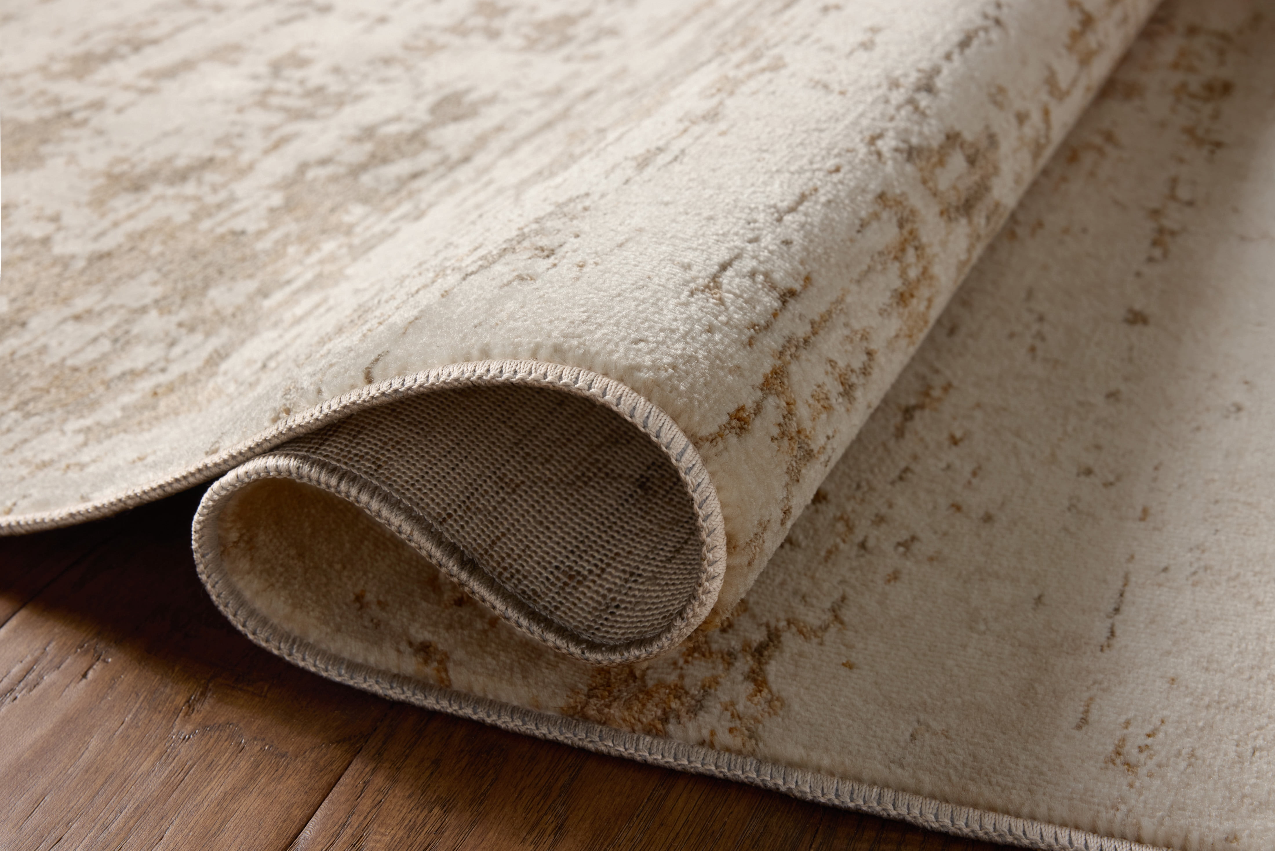 Loloi Nellie Dove / Natural 5'-1" x 7'-6" Area Rug