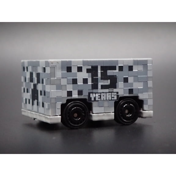 Open Box MINECRAFT MINECART SILVER 15 YR 1:64 SCALE COLLECTIBLE DIORAMA DIECAST MODEL CAR