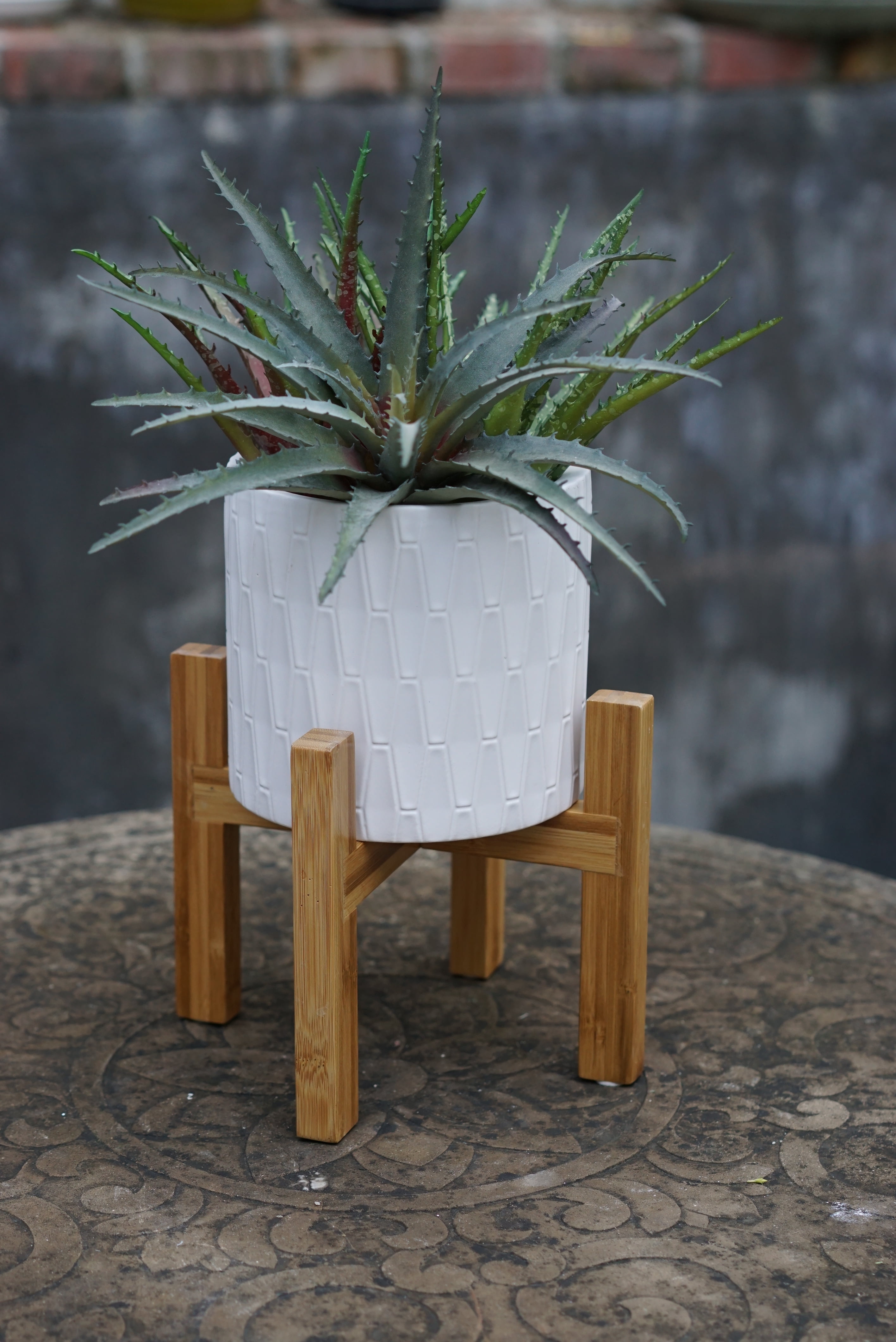 suncast pt4500 cedar potting bench on Better Homes Gardens Kennewick Ceramic Planter With Bamboo Stand 6 Walmart Com Walmart Com