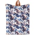 thumbnail image 1 of Manta de franela con estampado de animales y caballos, ideal como regalo para niñas y mujeres, para sofá, cama, sofá, decoración ligera y suave para todas las estaciones, 50 x 40 pulgadas, 1 of 7