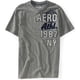 thumbnail image 1 of Camiseta gráfica Aeropostale Hombres Aero Athl. 1987 Gris Pequeña, 1 of 2