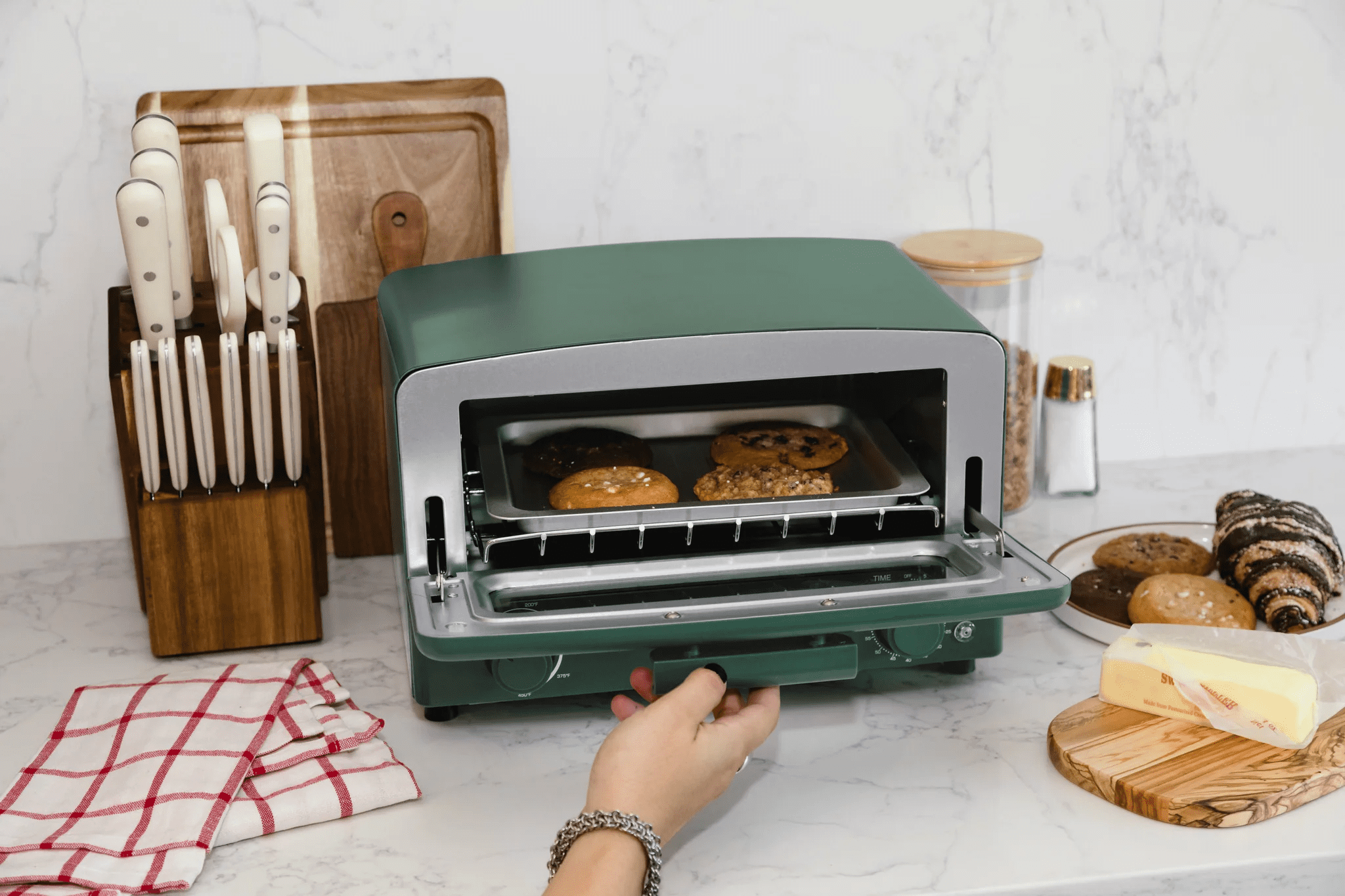 Willow Kitchen Mini Toaster Oven 4 Slice for Home and Kitchen Use, 1300-Watts, Green