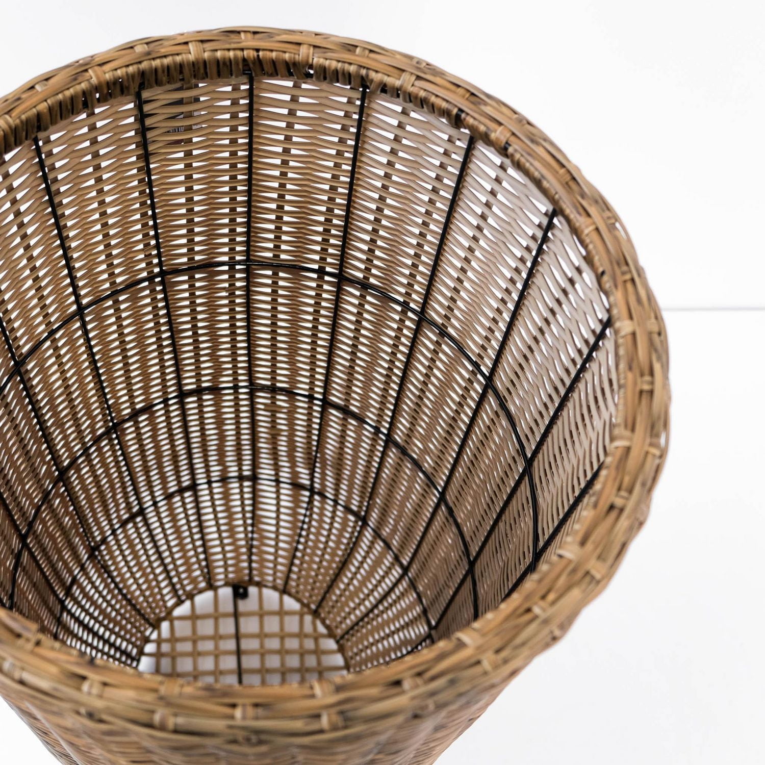 Rolland XL Rattan Planter Light Brown, 35.4"