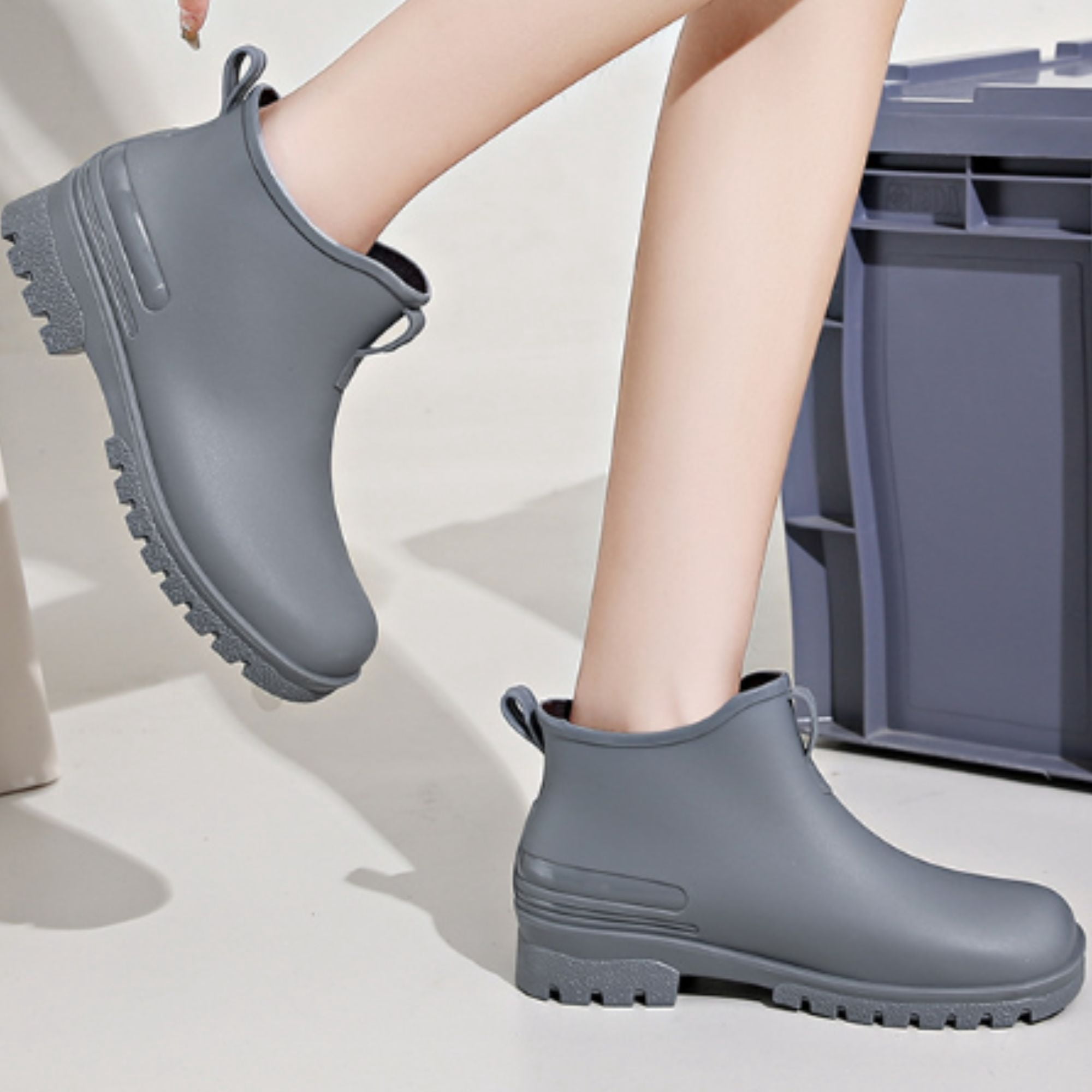CHICVOMEY Women's Waterproof Chelsea Rain Boots Anti-Slip Work Boots for Gardening Fishing & Outdoor Ankle-Length Traction Sole Boots for Women & Men