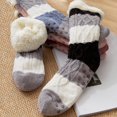 thumbnail image 4 of Calcetines cálidos para mujer de Yeacher, medias de rayas, calcetines de invierno suaves, bonitos y gruesos, zapatillas de casa, 4 of 5