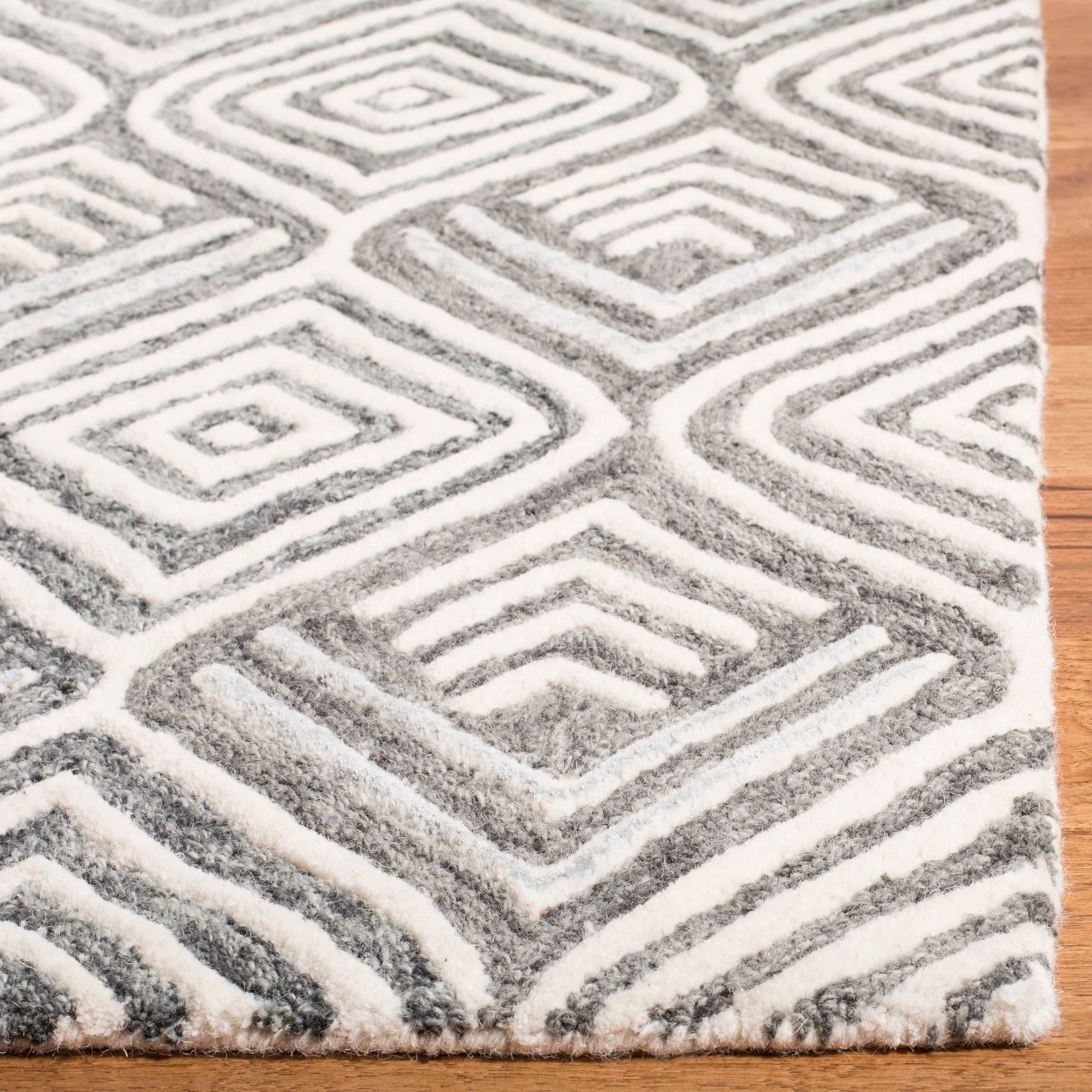 SAFAVIEH Blossom Anthony Trellis Geometric Wool Area Rug, Ivory/Grey, 6' x 6' Square