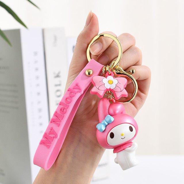 Sanrio Melody Kuromi Cinnamoroll llavero de decoración de dibujos animados, colgante de Bolsa Escolar, decoración de coche, muñeca de Anime, regalo para niña YAOSANBAO BAO unisex