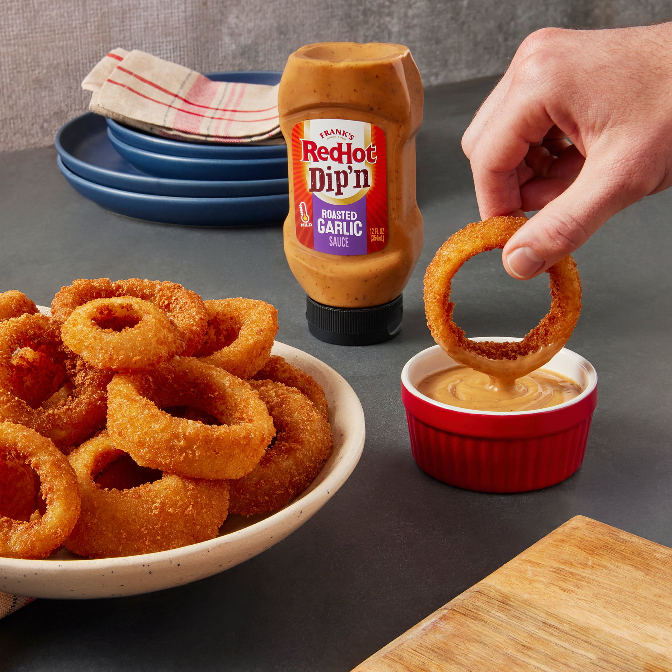 (2 pack) Frank's RedHot Roasted Garlic Dip'n Sauce, 12.0 fl oz Bottle