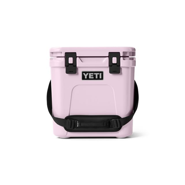 Hielera rígida YETI Roadie 24 con correa de hombro de doble uso y tapón de desagüe, flor de cerezo
