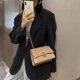 thumbnail image 2 of Sywqhk Bolso De Hombro Cruzado Femenino Con Patrón De Celosía Bolso Informal De Pu (Camello) Sywqhk Para estrenar, 2 of 9