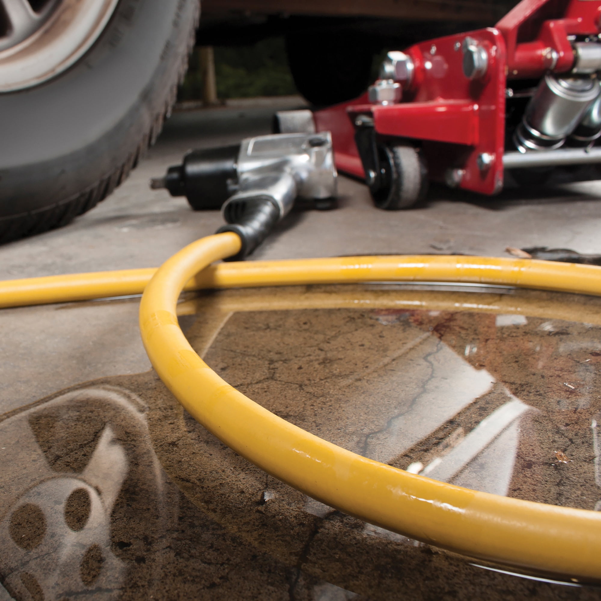 Klutch Oil-Resistant Rubber Air Hose with 1/2in.–3/8in. Reducer, 1/2in. x 50ft., 300 PSI