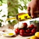 thumbnail image 5 of Dinheiro Dispensador de aceite de cocina de vidrio antigoteo y resistente a la suciedad, adecuado para verter y rociar aceite de oliva y líquidos, 5 of 5