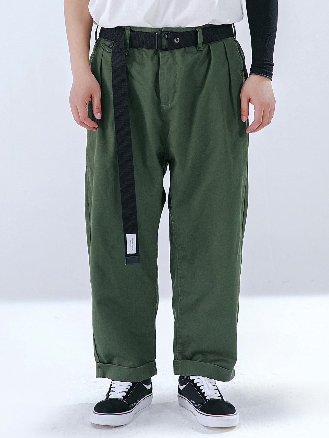 Men Patched Detail Belted Pants 