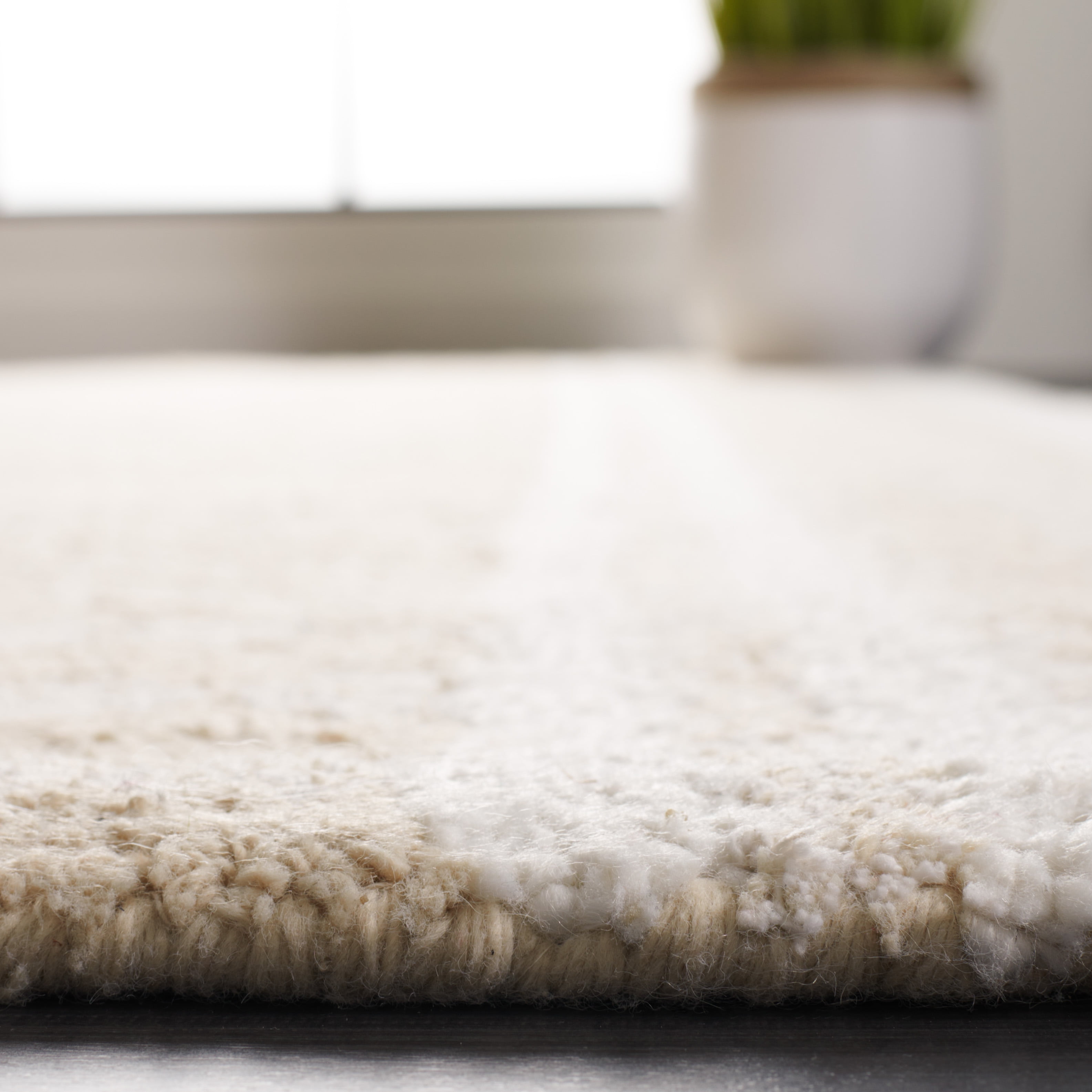 SAFAVIEH Capri Trinity Distressed Area Rug, Beige/Ivory, 8' x 10'