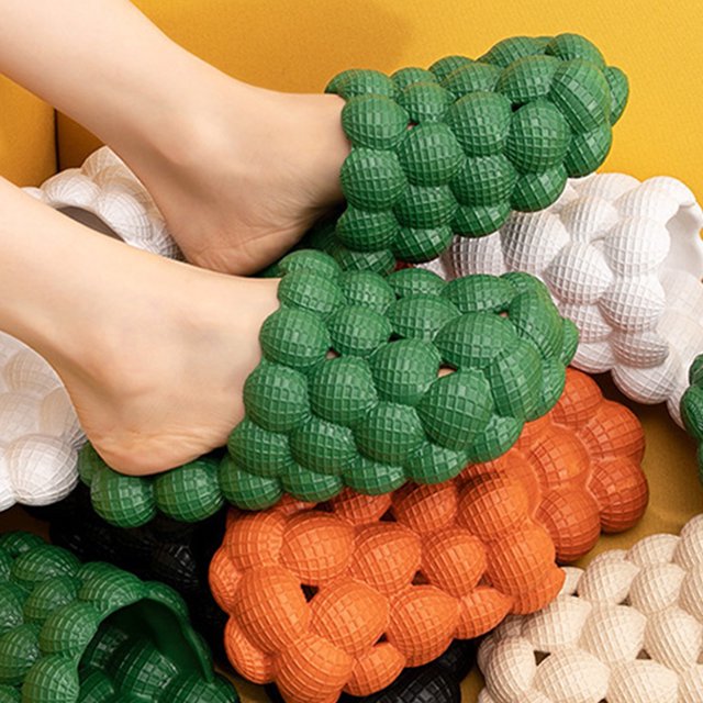 Pantuflas Acogedoras Bolso Pantuflas de spa de fondo plano Color sólido Moda Diseño cóncavo convexo para mujeres Hombres