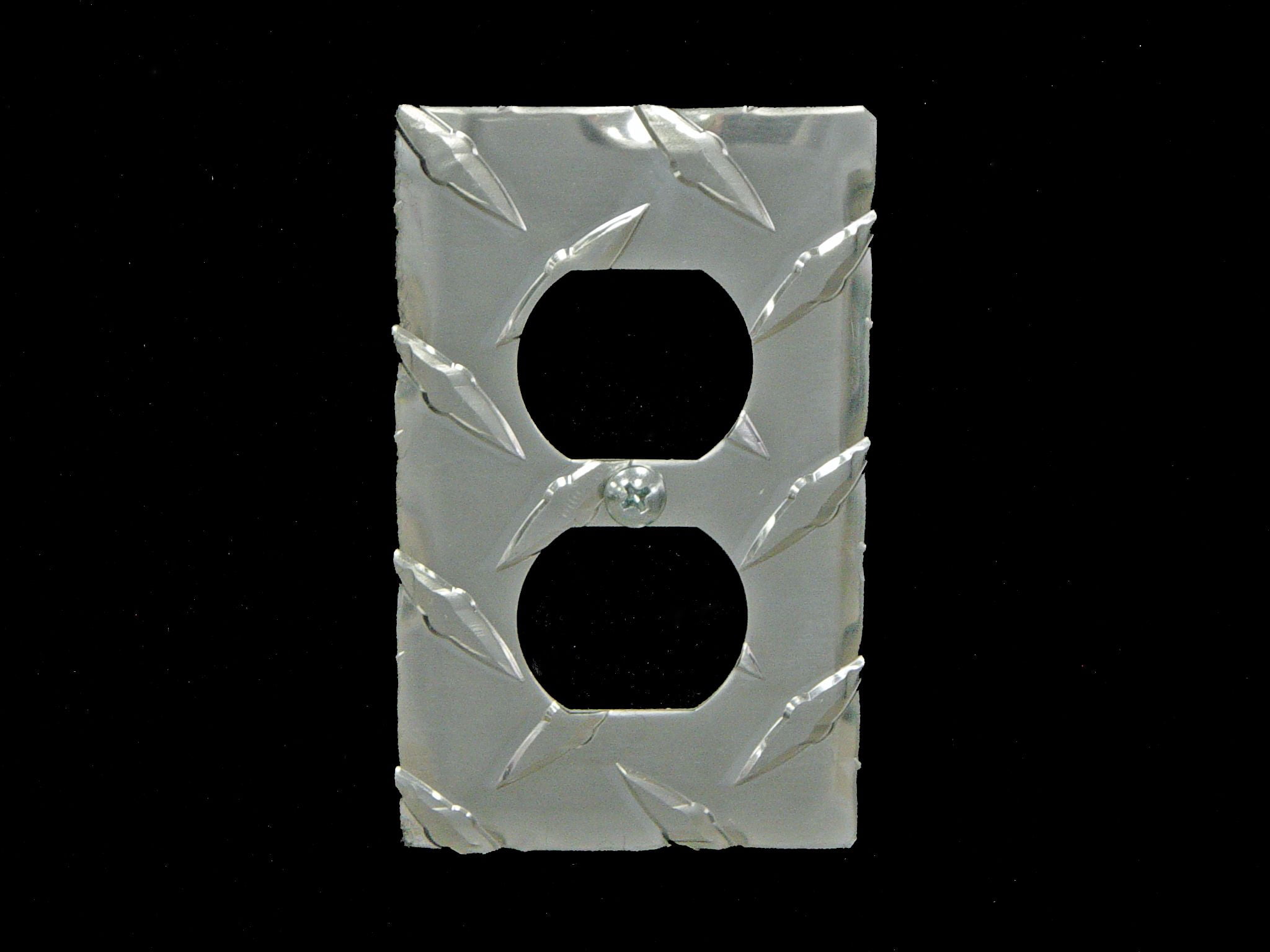 Owens Products 39134 OWE39134 Single Electrical Outlet Cover, 1 each DiamondTrea
