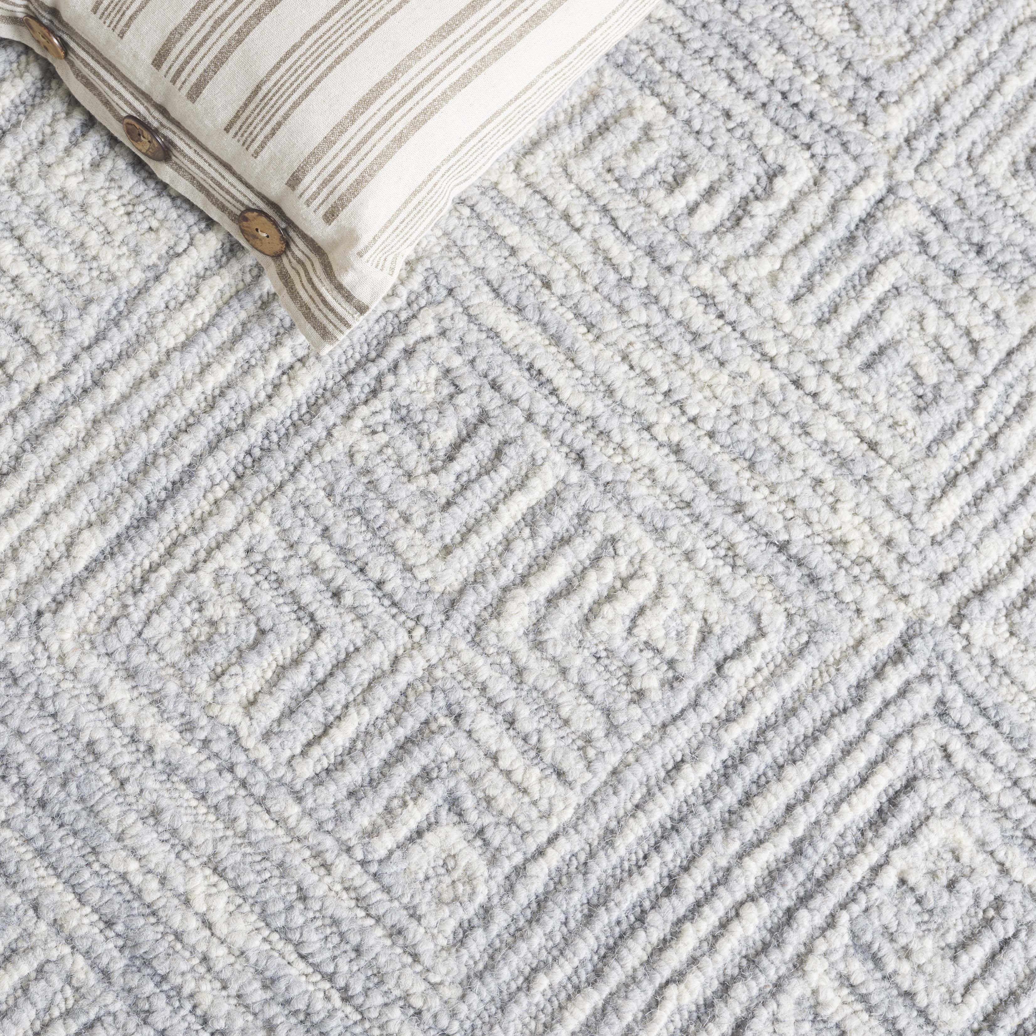 SAFAVIEH Trace Hayden Geometric Area Rug, Grey, 5' x 8'