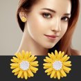 thumbnail image 1 of onlyliua Oferta Por Tiempo Limitado Pendients Exagerados de Atmosfera Pendientes de Pera de Flor Blanca Fresca Pequeña de Temperamento Pequeño, 1 of 4