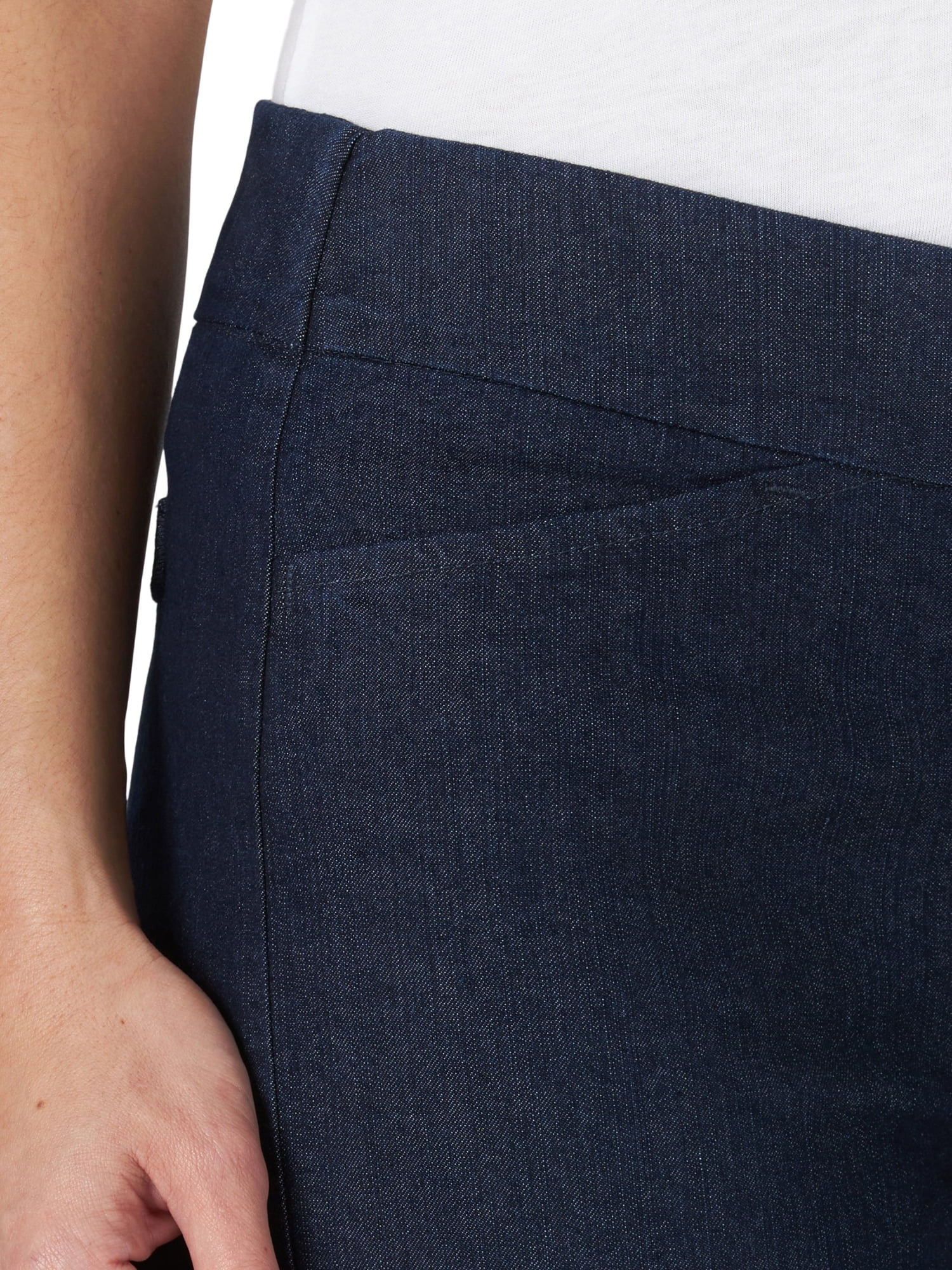 Chic Women's Classic Collection Easy-Fit Elastic Waist Pull-On Capri Pant