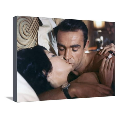 James Bond 007 contre Docteur No DR. NO by TerenceYoung with Sean Connery (James Bond 007), Eunice Stretched Canvas Print Wall (Best Sean Connery Bond)
