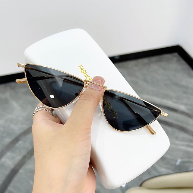 Gafas de sol de estilo europeo y americano con montura pequeña y forma de ojo de gato, con personalidad semicircular, a la moda, para mujer