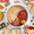 thumbnail image 2 of Olla Shabu Shabu DEZIN de doble sabor de 5 litros con divisor antiadherente, 2 of 7