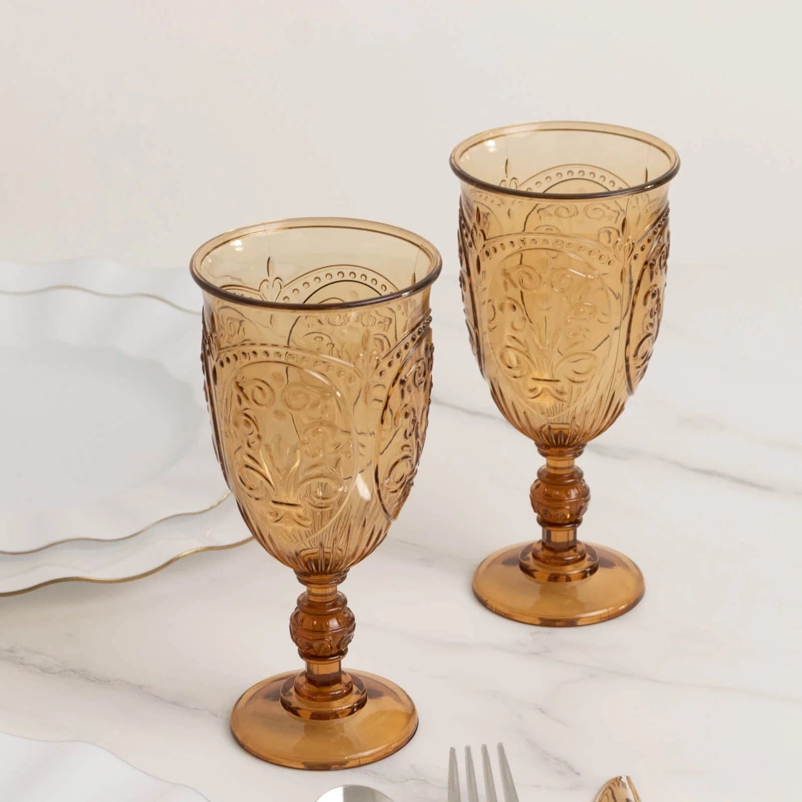 Balsa Circle 24 Amber Gold 10 oz Transparent Plastic Wine Glasses Retro Embossed Style Wedding Party Tableware Decoration Supplies
