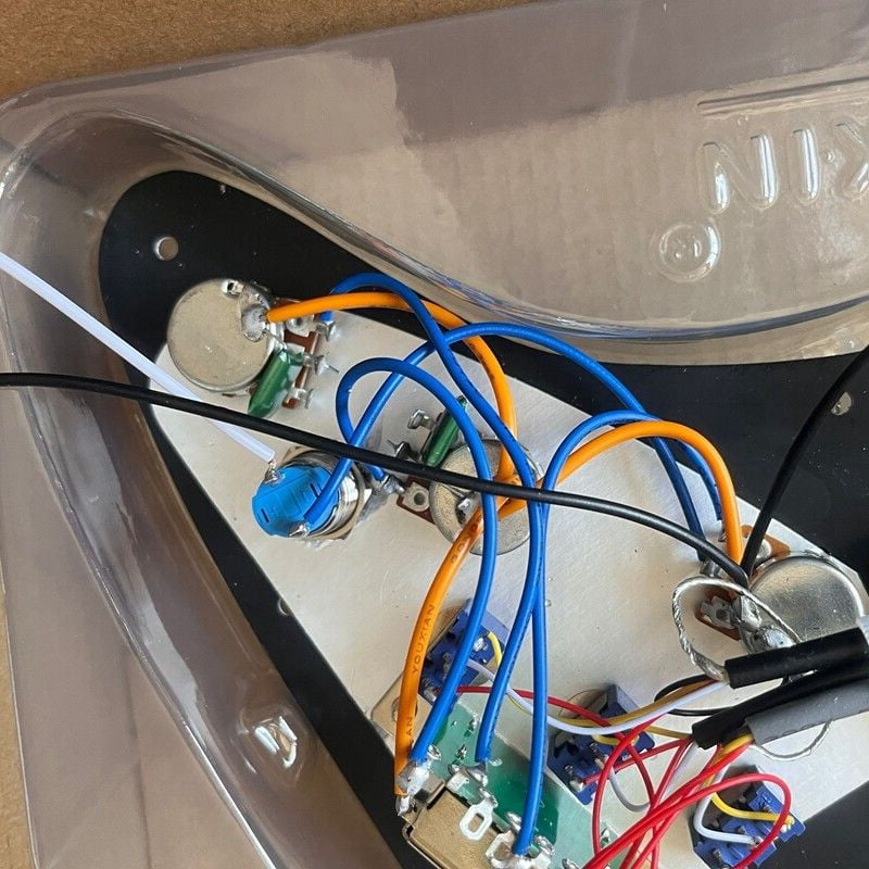 Left-handed SSH Prewired Guitar Strat Pickguard Set with Silent Switch Kill Swith Humbucker Pickups Coil Splitting Switch Multi Switch Harnesses ,For Fender ST Electric Guitar Replacement Part
