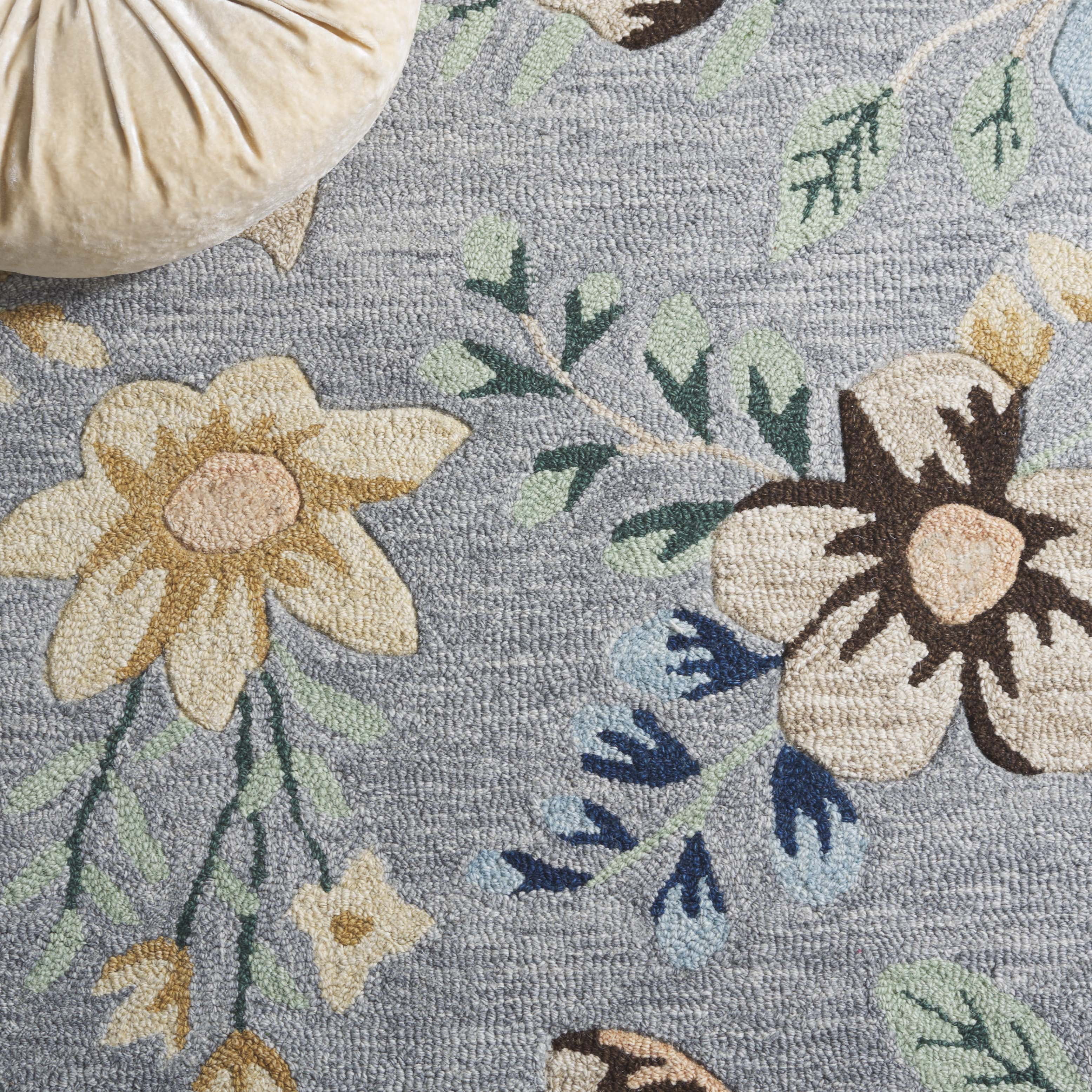 SAFAVIEH Blossom Derren Floral Area Rug, Gray/Blue, 8' x 10'