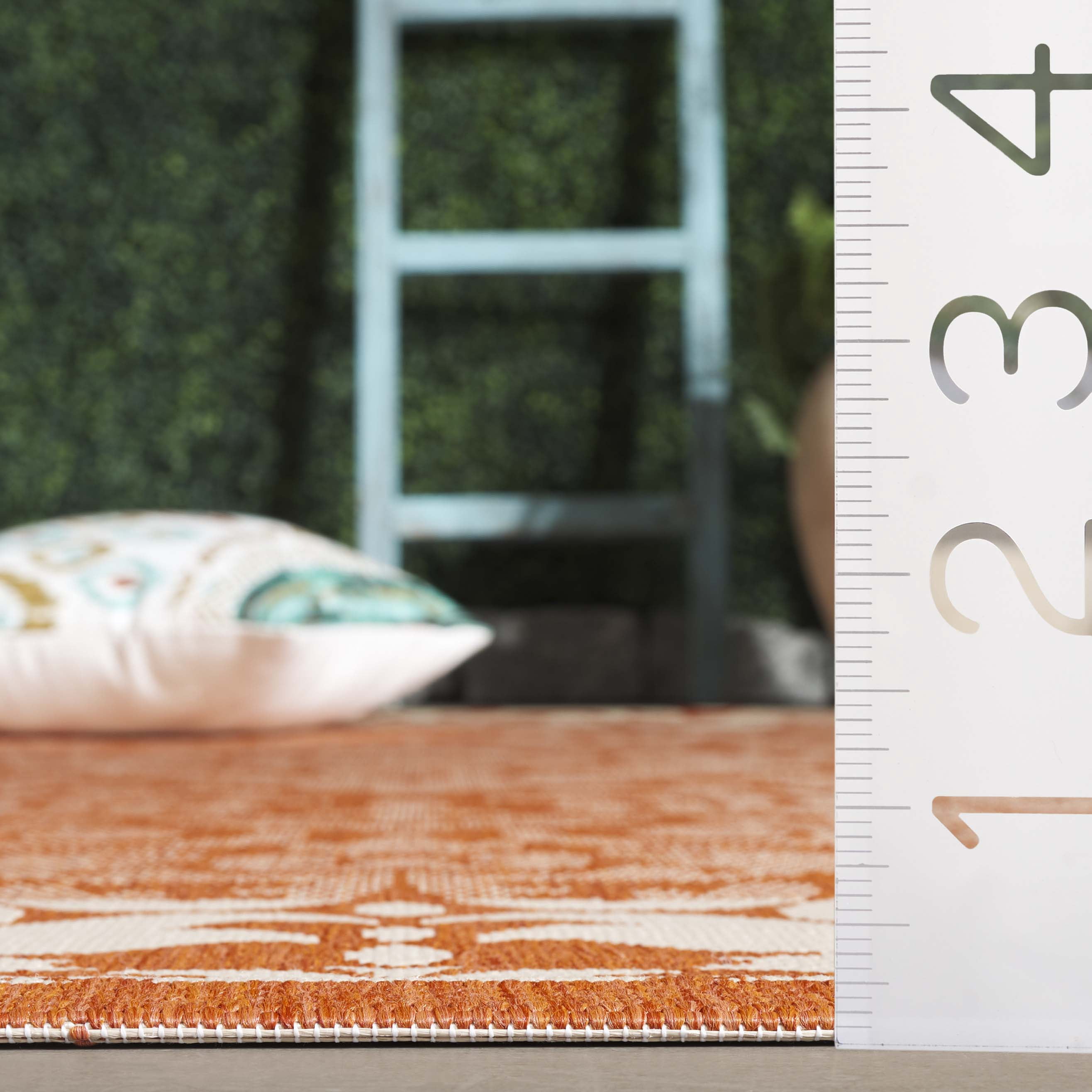 Safavieh Courtyard Dani Bordered Indoor/Outdoor Area Rug, Terracotta/Natural, 6'7" x 6'7" Round