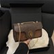 thumbnail image 5 of Bolso de hombro casual para mujer | Bolso bandolera tipo mensajero | Cuero PU | Correa ajustable | Bolso versátil tipo tote | Diseño elegante | 21.5x12x8cm | Negro, marrón, café, 5 of 6